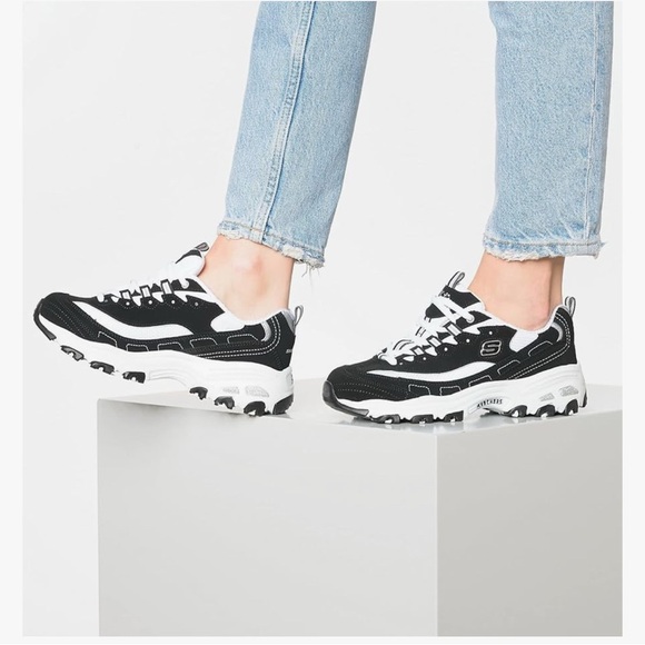Skechers Sport Women's D'Lites Biggest Fan Memory Foam Sneaker Black/White - Picture 1 of 9